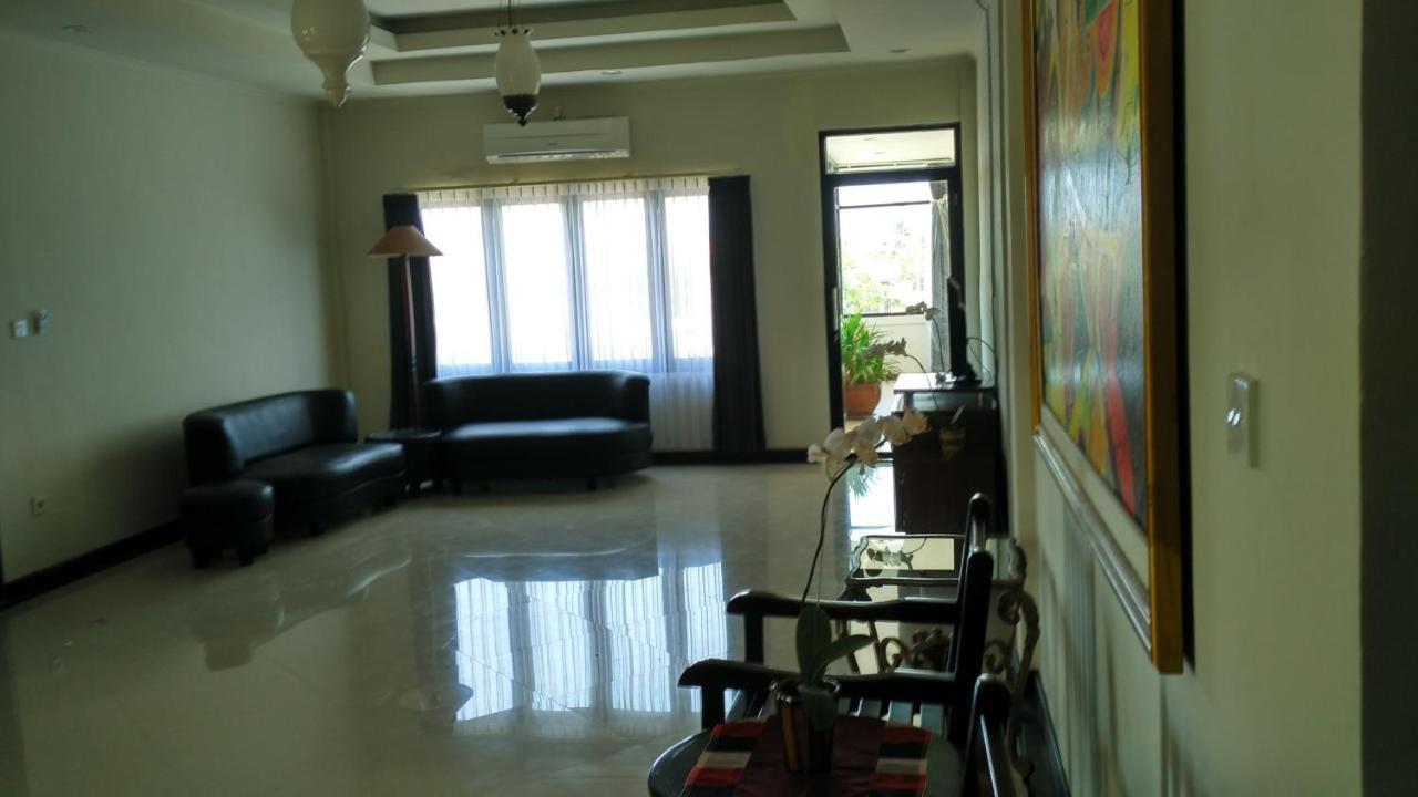 Maxi Hotel Kedonganan Jimbaran Екстериор снимка