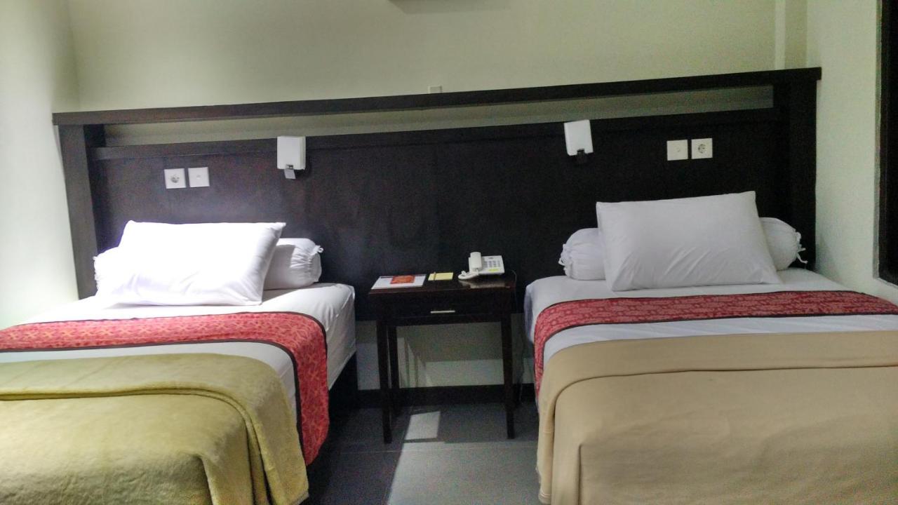 Maxi Hotel Kedonganan Jimbaran Екстериор снимка