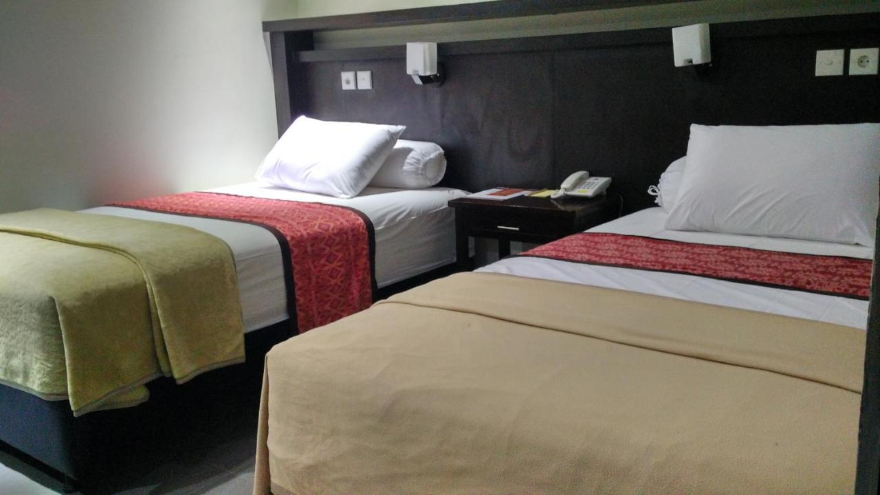 Maxi Hotel Kedonganan Jimbaran Екстериор снимка